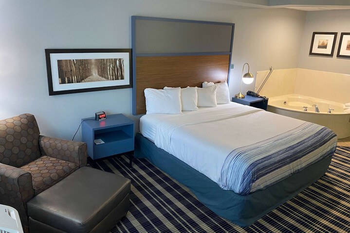 Room 30 of 49