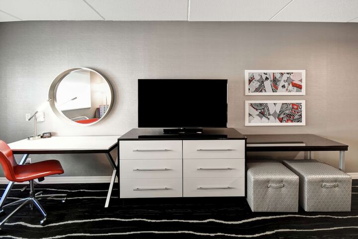 Room 31 of 102
