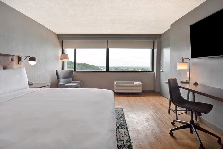 Room 25 of 67