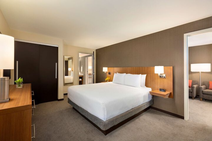 Room 18 of 46