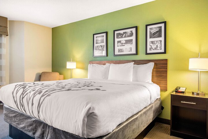 Room 48 of 59