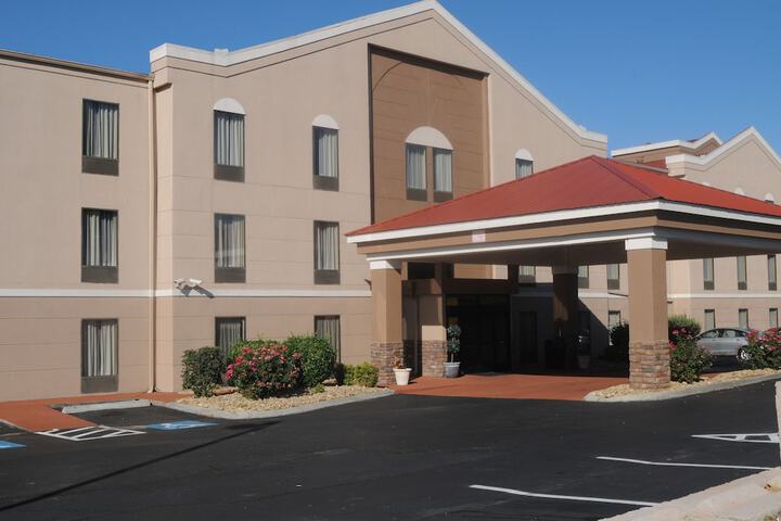 Quality Suites Morristown West