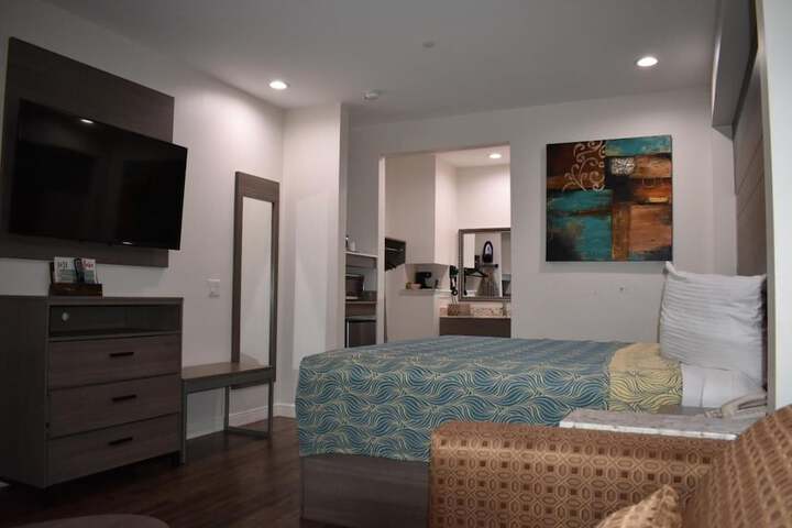 Room 11 of 16