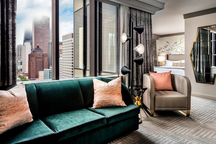 Room 51 of 79