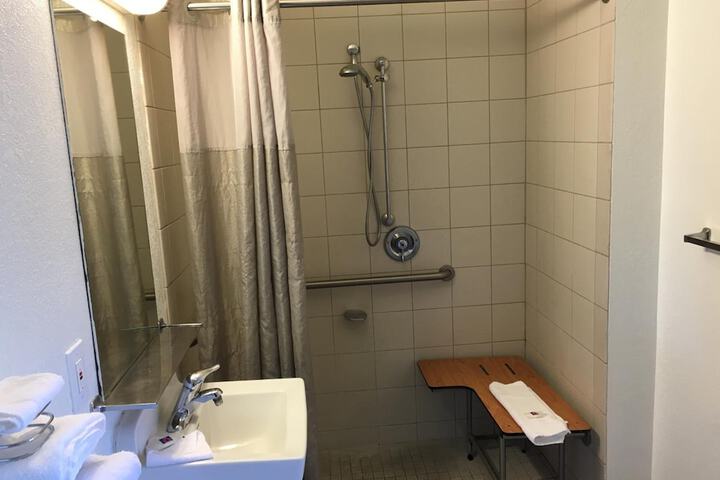 Room 18 of 35