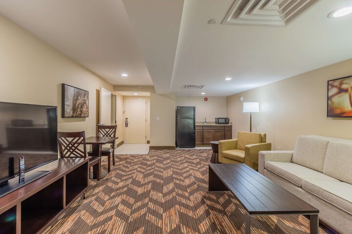 Room 19 of 28
