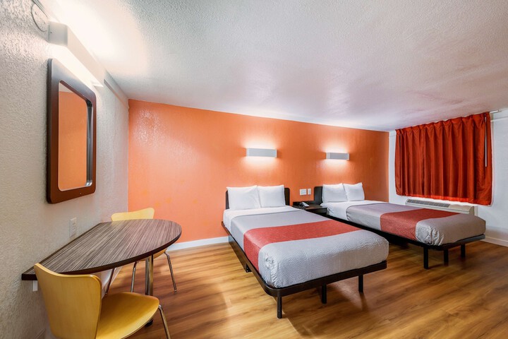 Motel 6 Dallas TX - Farmers Branch