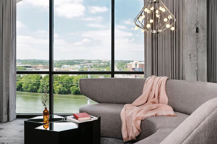 Room 21 of 76