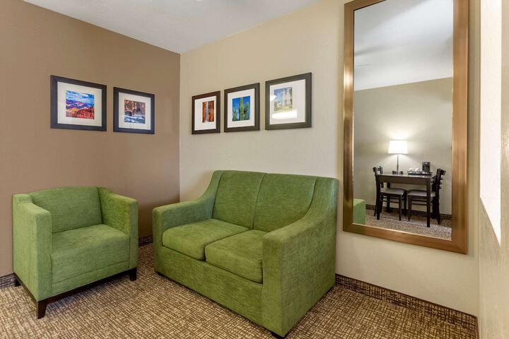 Room 33 of 50