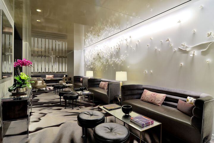 Lounge 174 of 192