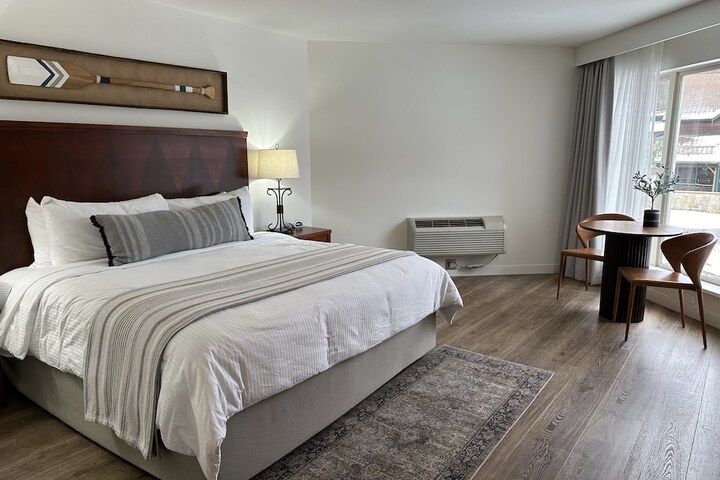 Room 12 of 24