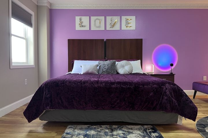 Room 8 of 33
