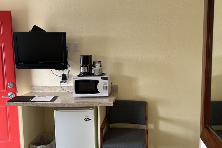 Room 108 of 443