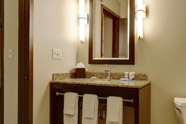 Room 10 of 26