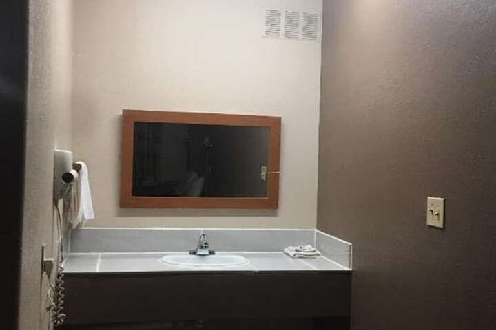 Room 50 of 53