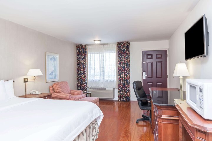 Room 18 of 43