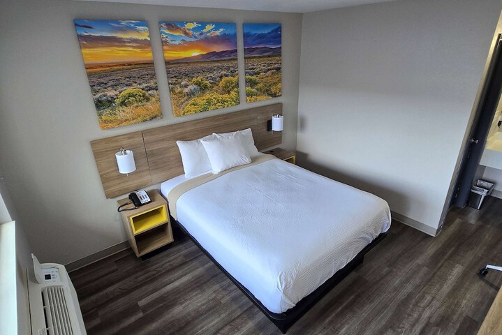 Room 13 of 32