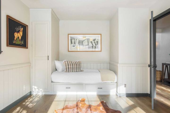 Pollock by Avantstay Stunning Views w / Movie Room Game Room & Large Balcony