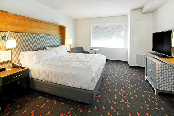 Room 52 of 155