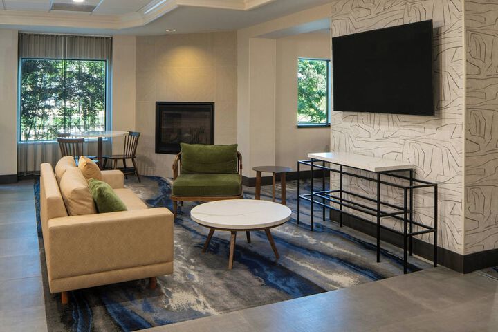 Fairfield Inn & Suites by Marriott Lafayette South