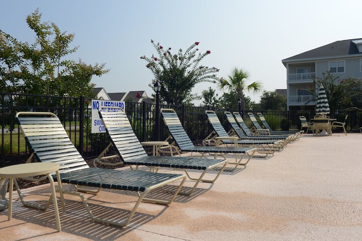 Sundeck 71 of 102