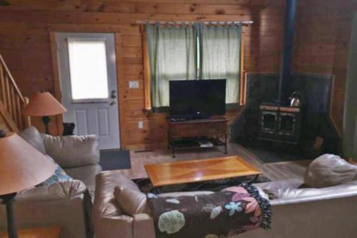 Glacier Lake Log Cabin