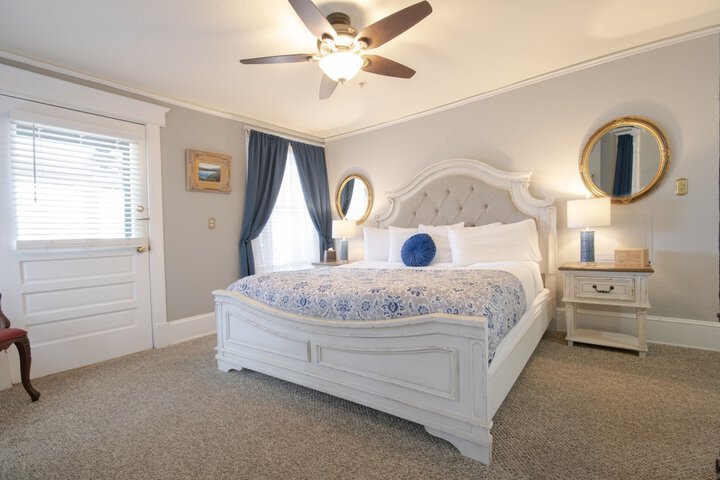 Room 4 of 37