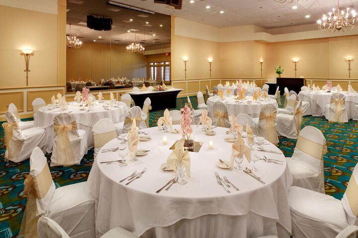 Ballroom/Hall 49 of 55
