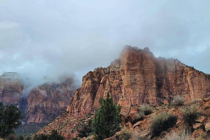 East Zion Trails Retreat-Hot tub Resort Amenities, Exceptional