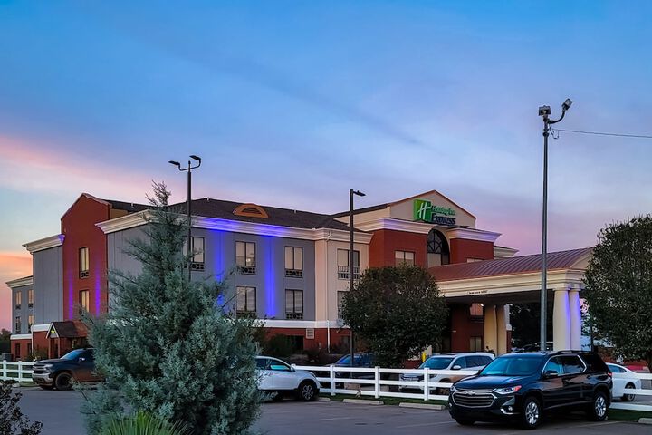 Hotel 7 of 50