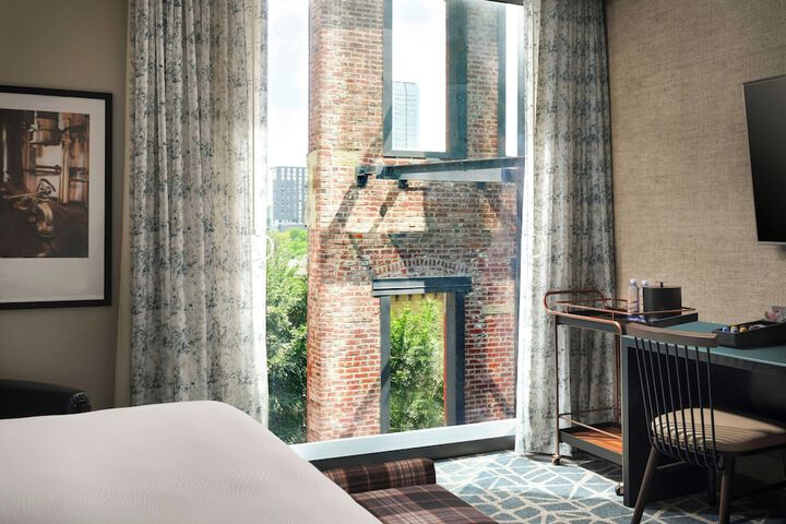 Hotel Distil Autograph Collection
