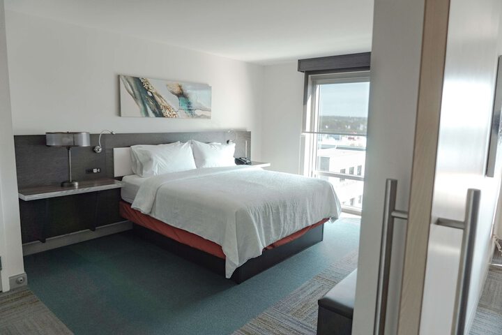 Room 26 of 173