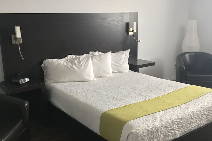 Hotel 1212