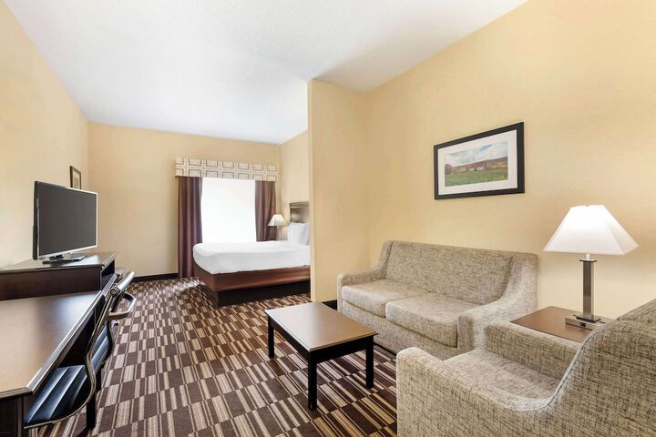 Best Western Plus Victor Inn & Suites