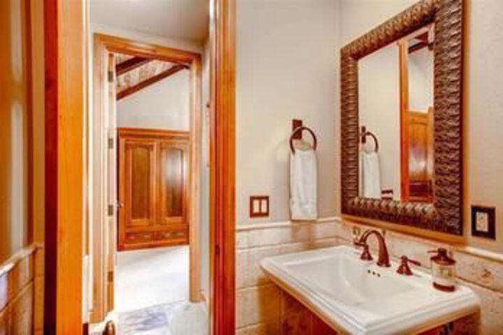Moose Lodge Highlands Area by Pinnacle Lodging