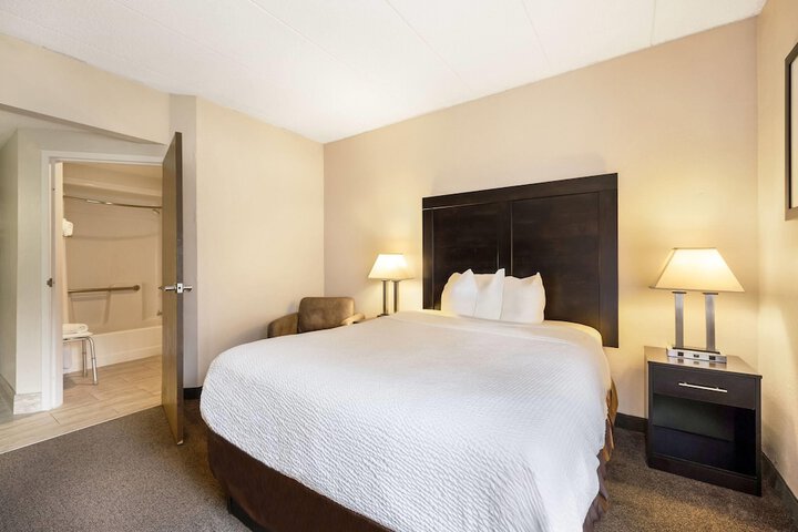 Baymont by Wyndham Janesville
