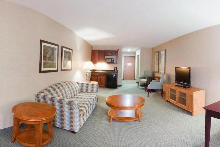 Room 27 of 80