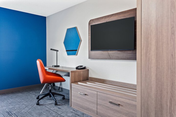 Room 33 of 55
