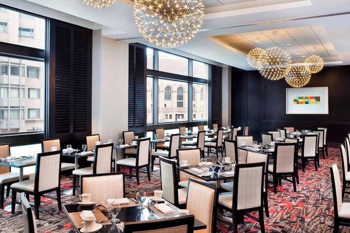 Dining 78 of 91