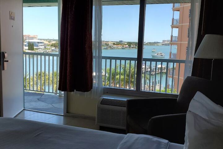 Room 42 of 55