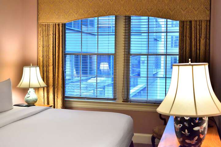 Room 28 of 72