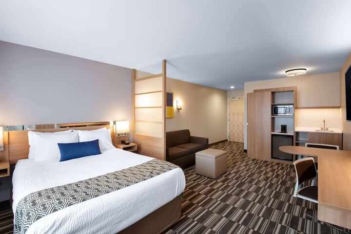 Room 15 of 25