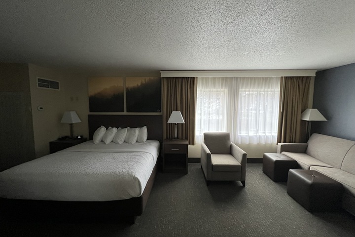 Room 25 of 51