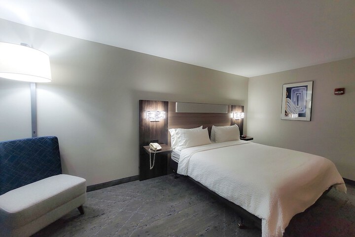 Room 30 of 50
