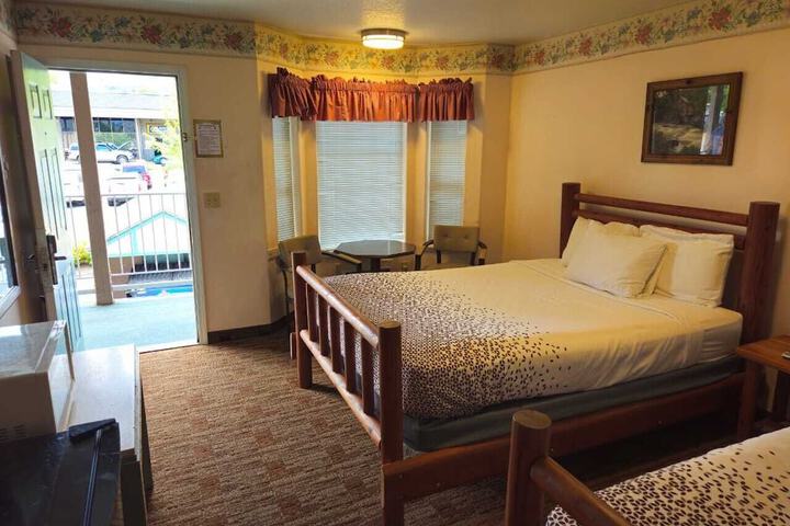 Room 14 of 28