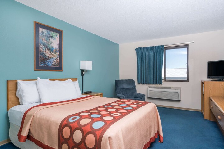 Room 32 of 39