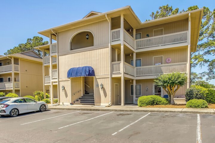 Little River Condo w / Community Pool & Hot Tub!