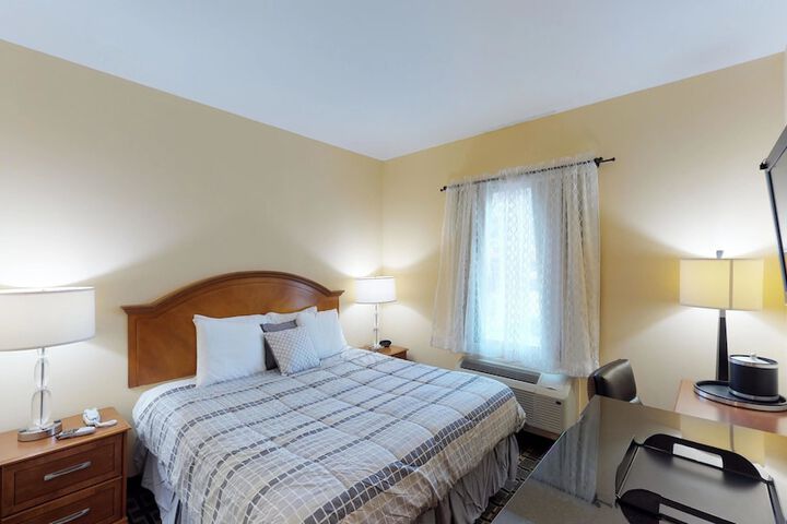 Room 16 of 29