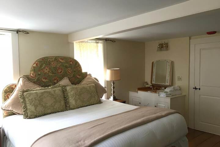 Room 18 of 36