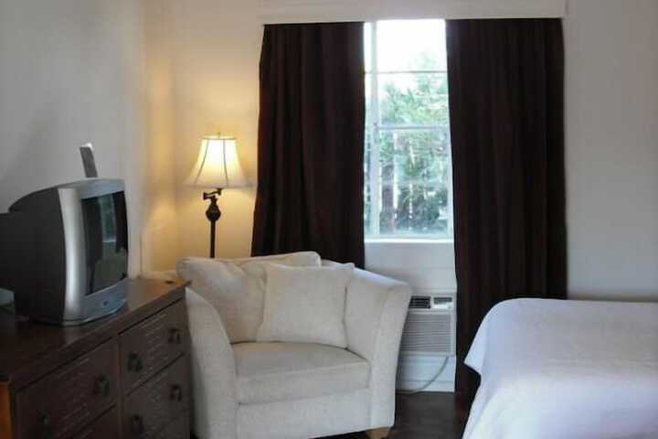 Room 16 of 38